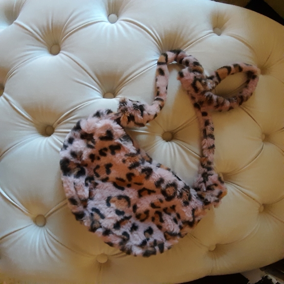 NWOT PINK LEOPARD FAUX FUR CROSSBODY - Picture 3 of 4